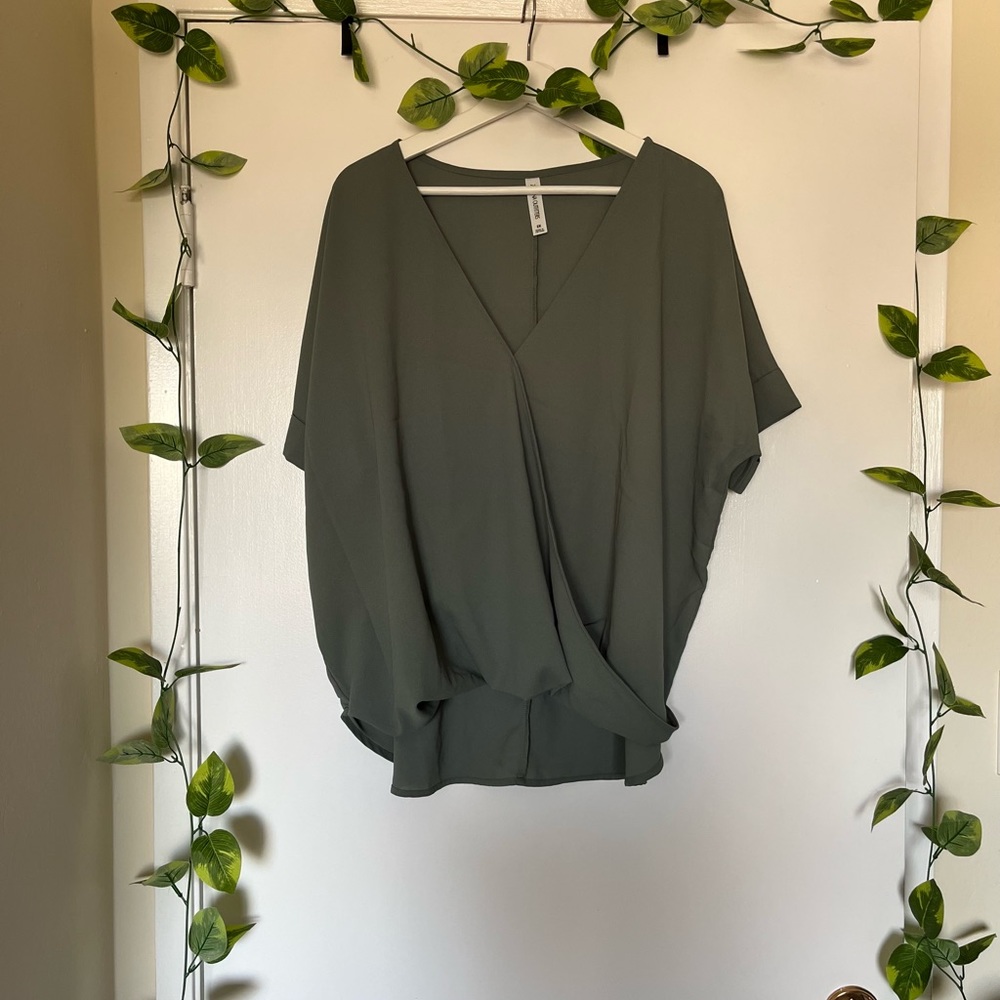 Wrap style top